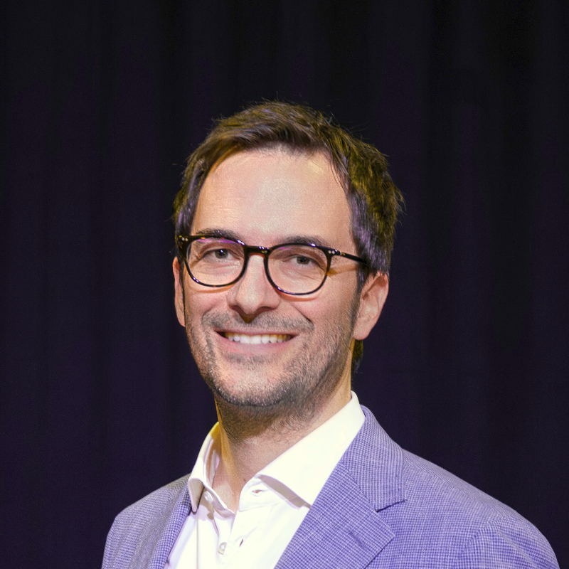 Dr.  Matthias Wingert